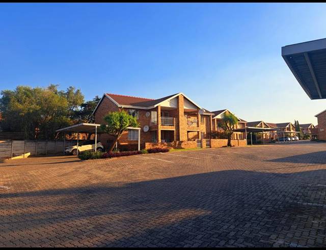 2 BEDROOM APARTMENT FOR SALE IN HIGHVELD